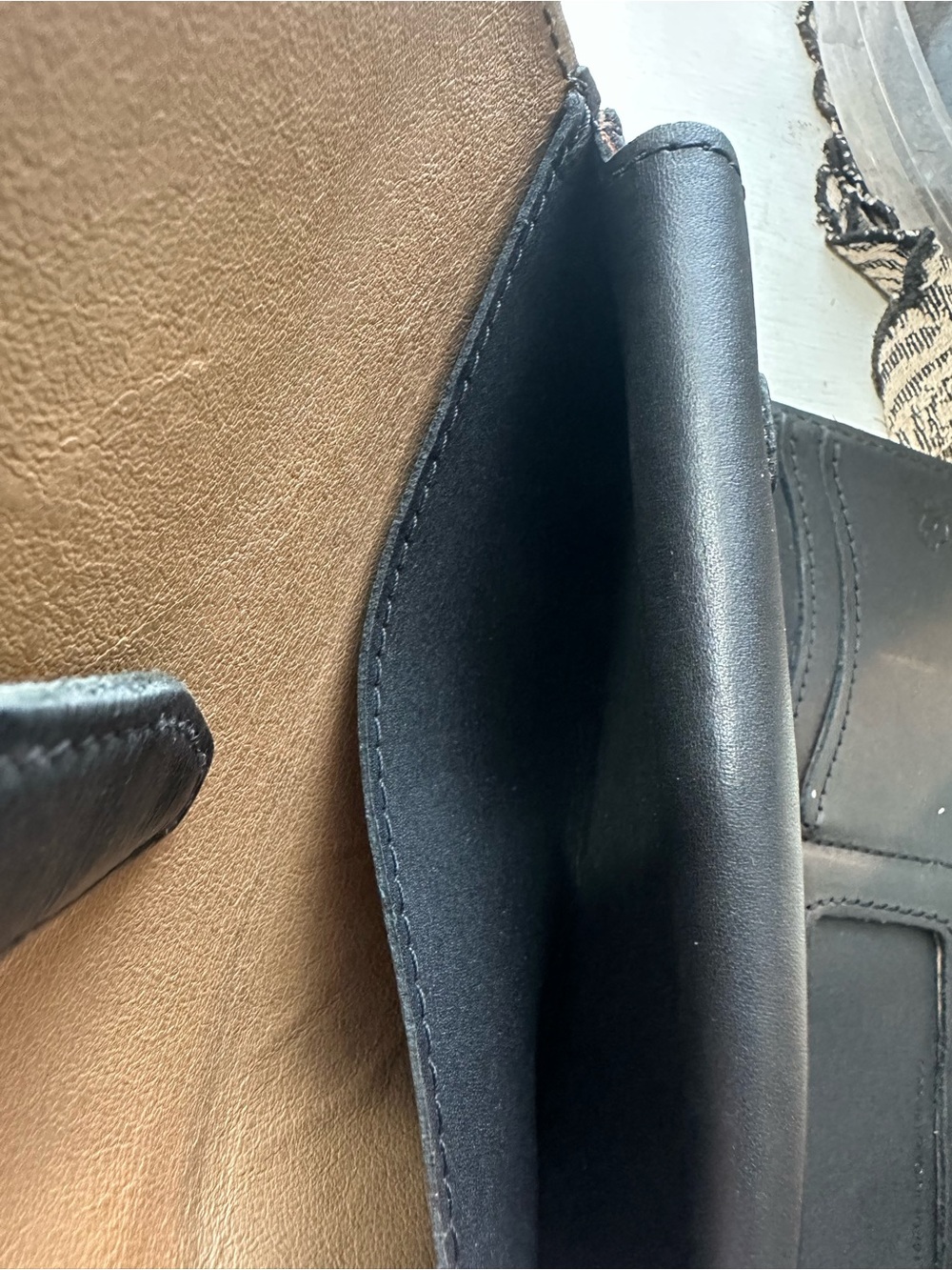 Saddleback Black Leather Clutch Wallet - Picture 13 of 14